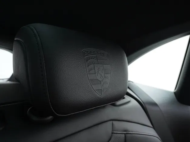 Porsche Taycan 4 Cross Turismo