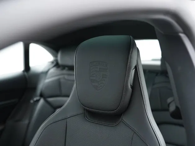Porsche Taycan 4 Cross Turismo