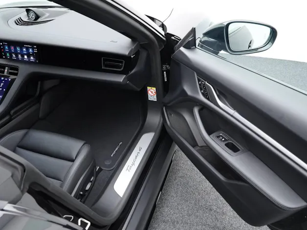 Porsche Taycan 4 Cross Turismo