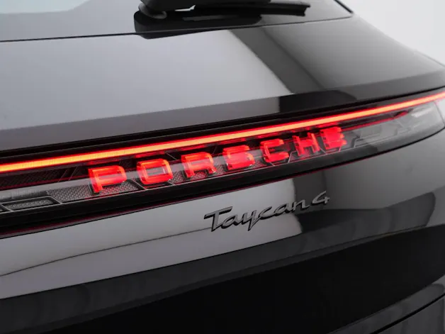 Porsche Taycan 4 Cross Turismo