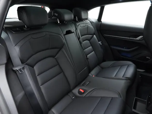 Porsche Taycan 4 Cross Turismo