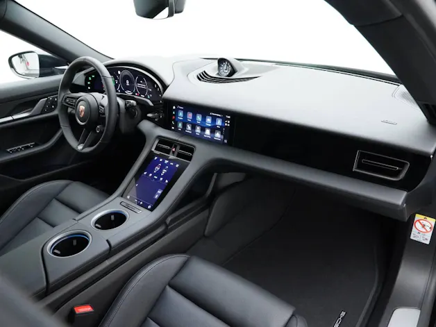Porsche Taycan 4 Cross Turismo