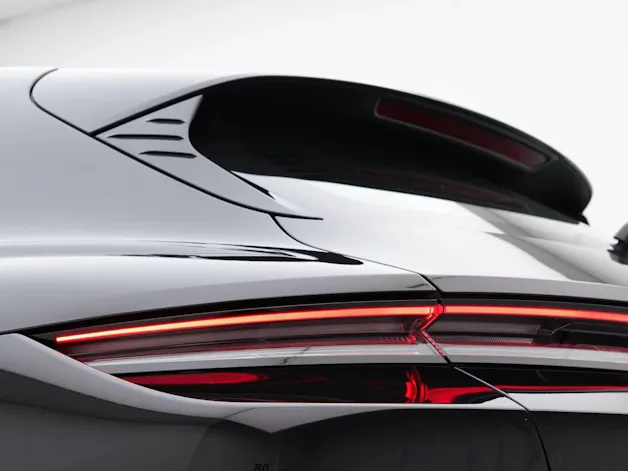 Porsche Taycan 4 Cross Turismo