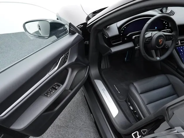 Porsche Taycan 4 Cross Turismo