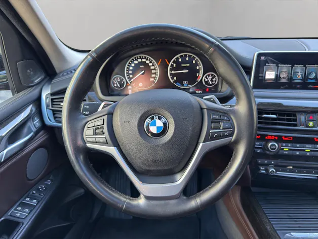 BMW X5 40e xDrive paddles