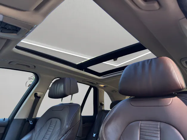 BMW X5 40e xDrive paddles