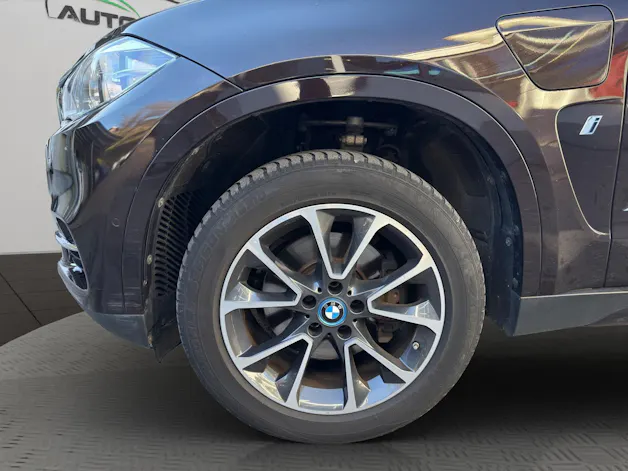 BMW X5 40e xDrive paddles