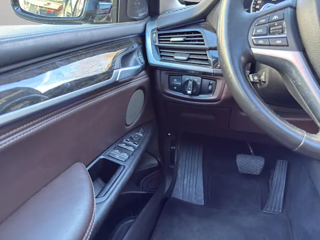 BMW X5 40e xDrive paddles