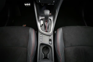 Fahrzeugbild TOYOTA Yaris 1.5 VVT-i HSD GR Sport