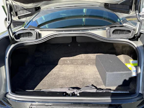 image du véhicule ASTON MARTIN DB12 Coupé 4.0 V8 Bi-Turbo "1 of 60 Goldfinger Edition"