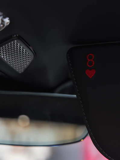 Fahrzeugbild ASTON MARTIN DB12