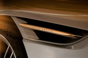 Aston Martin DB12 Coupé 4.0 V8 Bi-Turbo "1 of 60 Goldfinger Edition"