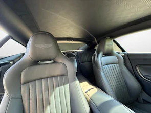 image du véhicule ASTON MARTIN DB12 Coupé 4.0 V8 Bi-Turbo "1 of 60 Goldfinger Edition"