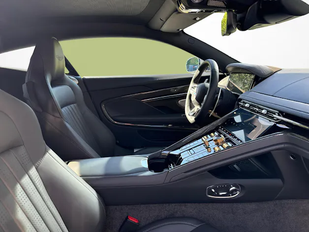 Aston Martin DB12 Coupé 4.0 V8 Bi-Turbo "1 of 60 Goldfinger Edition"