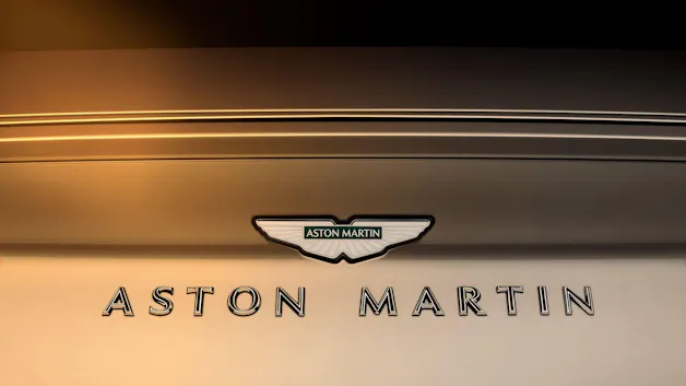 Aston Martin DB12 Coupé 4.0 V8 Bi-Turbo "1 of 60 Goldfinger Edition"