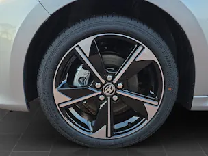 Toyota Yaris 1.5 VVT-i HSD Premium