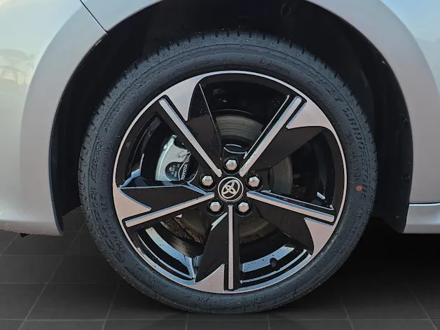 Toyota Yaris 1.5 VVT-i HSD Premium