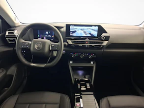 https://vehicle.imgix.net/4222919/62677161-c47f-410e-99d1-639a4e7b44a3.jpg