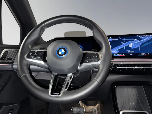 BMW 230e xDrive paddles Active Tourer