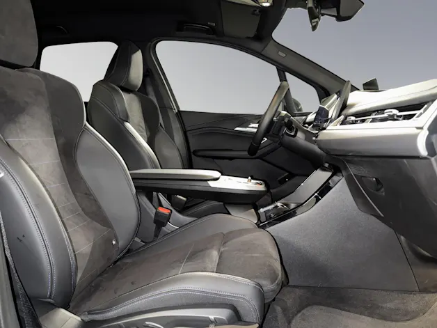 BMW 230e xDrive paddles Active Tourer