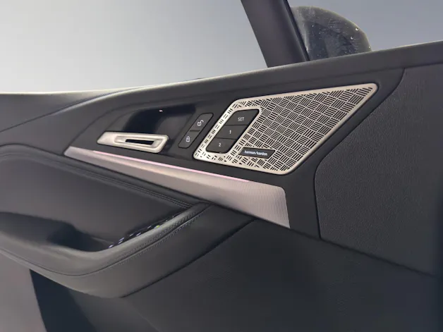 BMW 230e xDrive paddles Active Tourer