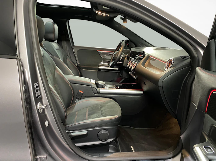 Fahrzeugbild MERCEDES-BENZ GLA 200