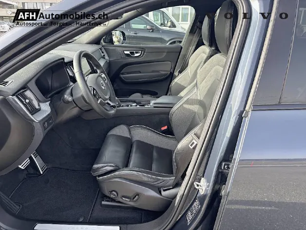 Volvo XC60 2.0 B5 MH R-Design AWD