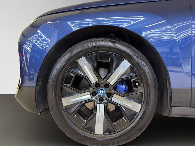 BMW iX xDrive40