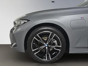 BMW 330e xDrive SAG Touring