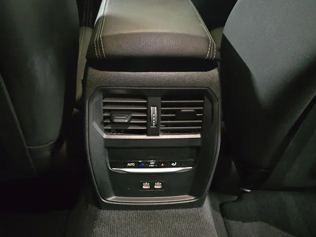 BMW 330e xDrive SAG Touring
