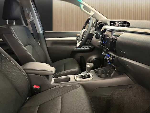 Toyota Hilux Double Cab.-Pick-up 2.4 D-4D 150 Style