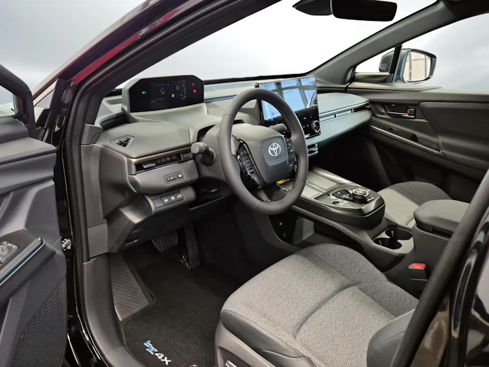 Fahrzeugbild TOYOTA BZ4X