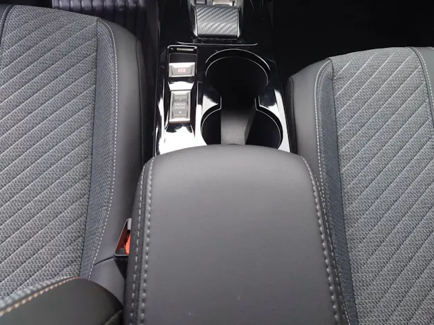 Peugeot 208 1.2 Hybrid Allure Premium