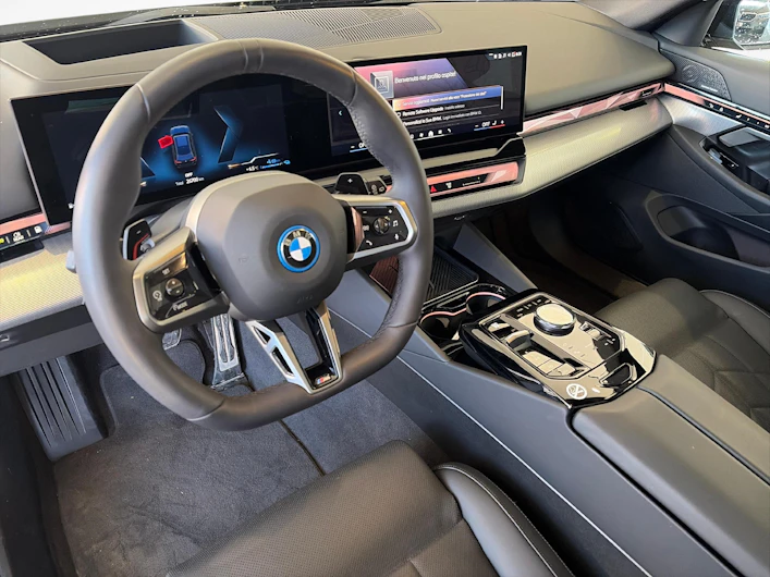 immagine del veicolo BMW 5 SERIES