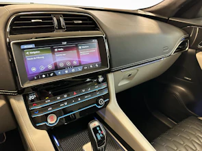 image du véhicule JAGUAR F-Pace 5.0 V8 SVR AWD