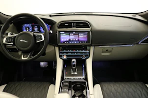 image du véhicule JAGUAR F-Pace 5.0 V8 SVR AWD