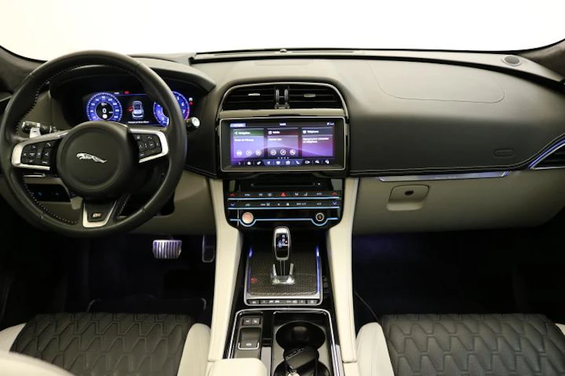 image du véhicule JAGUAR F-PACE