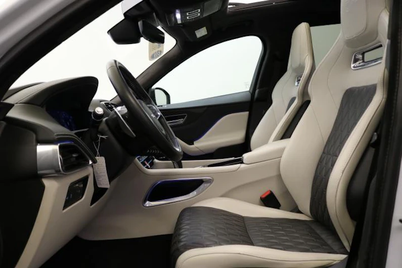 image du véhicule JAGUAR F-PACE