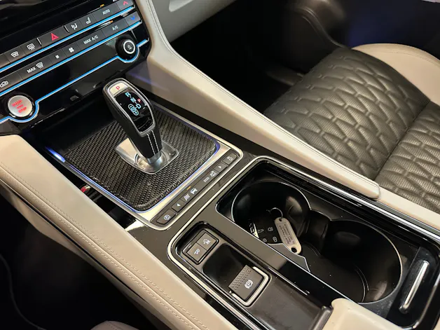 Jaguar F-Pace 5.0 V8 SVR AWD