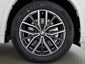 Fahrzeugbild BMW iX1 30 xDrive