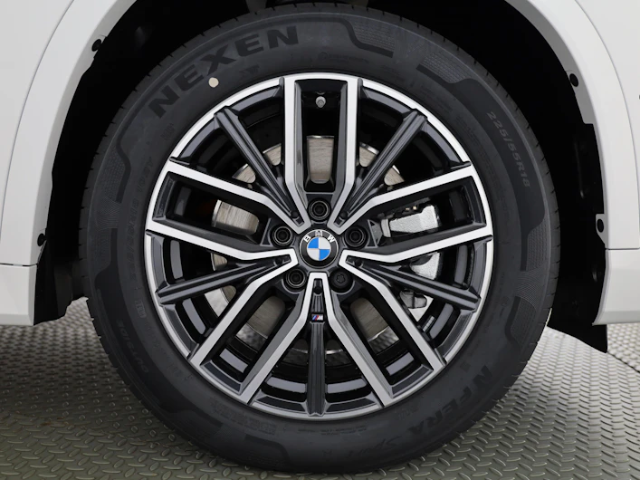 Fahrzeugbild BMW iX1