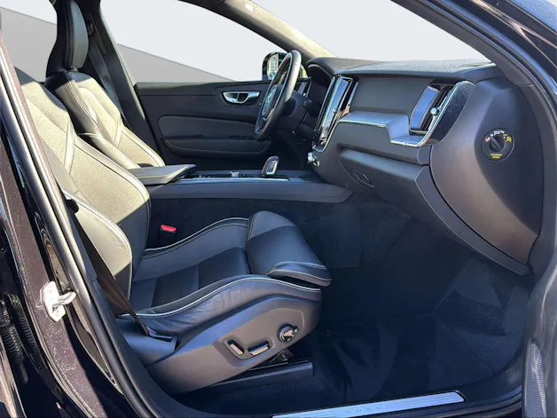 Volvo XC60 2.0 B4 MH R-Design AWD