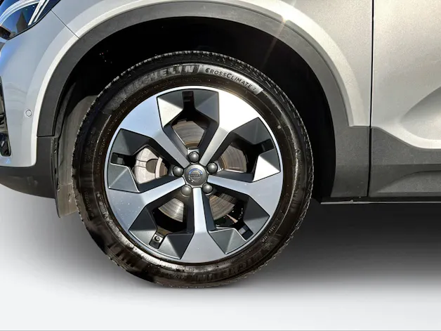 Volvo XC40 2.0 B3 MH Plus Dark