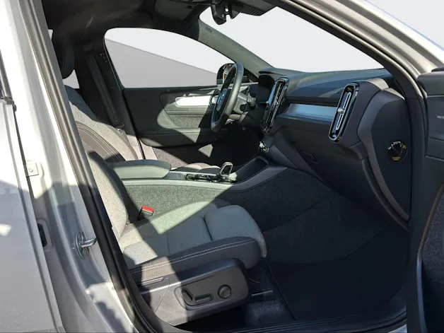 Volvo XC40 2.0 B3 MH Plus Dark