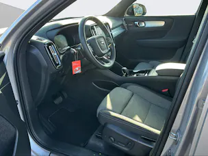 Volvo XC40 2.0 B3 MH Plus Dark