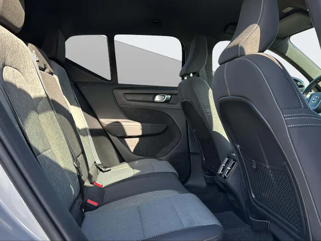 Volvo XC40 2.0 B3 MH Plus Dark