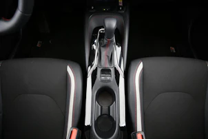 Fahrzeugbild TOYOTA Corolla Touring Sports 2.0 HSD GR Sport