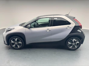 https://vehicle.imgix.net/4223646/98863249-9c45-45cc-ba84-b2fe372a910d.jpeg
