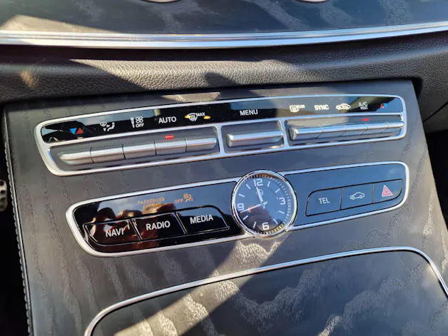 Mercedes-Benz E 200 AMG Line 4matic Cabriolet