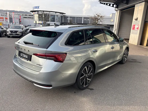 Škoda Octavia Combi 1.5 TSI mHEV DSG Dynamic